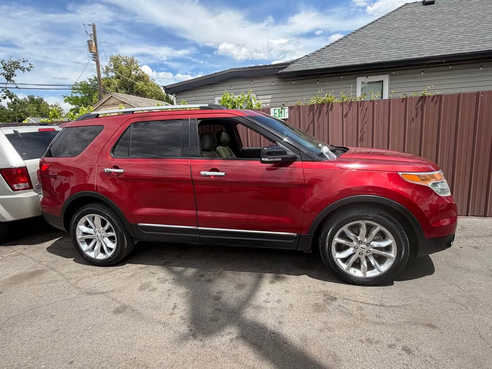2014 Ford Explorer XLS Sport SUV 4D — 1
