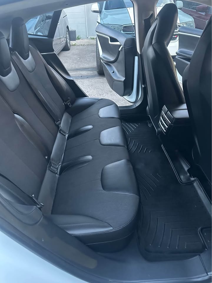2015 Tesla Model S — 6