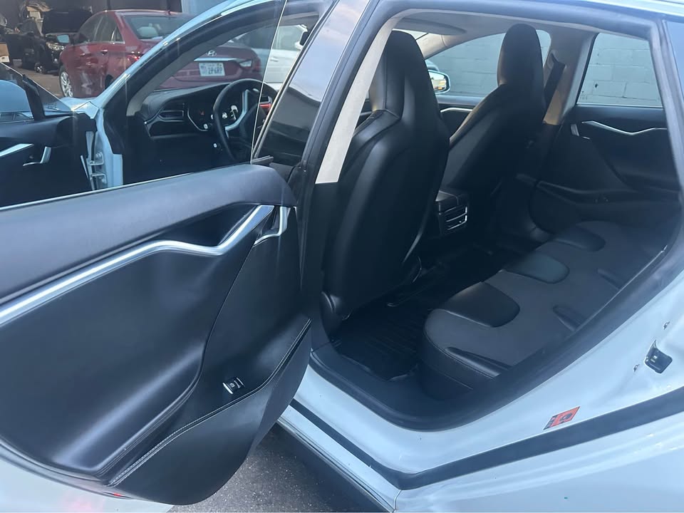 2015 Tesla Model S — 5